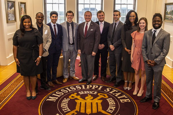 Dr. Keenum visits with members of the university's Student Association 
