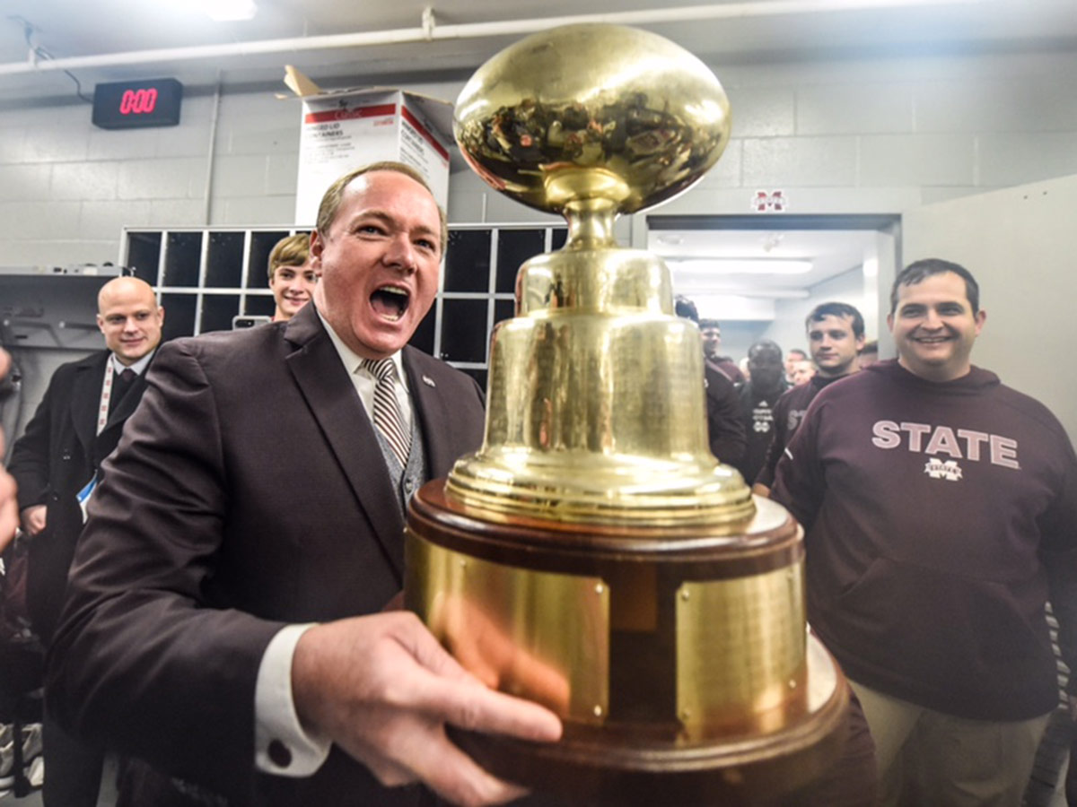 President Keenum thanked the Bulldogs and Coach Moorhead for winning the 2018 Egg Bowl and bringing the trophy home.