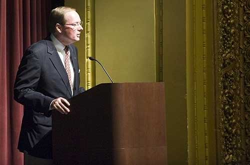 President Keenum spoke to incoming freshmen and their parents at Orientation 2009.