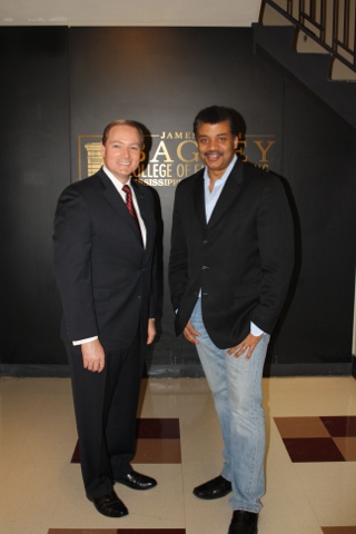 Dr. Keenum visits with world-renowned astrophysicist Neil deGrasse Tyson during Tyson's visit to campus.