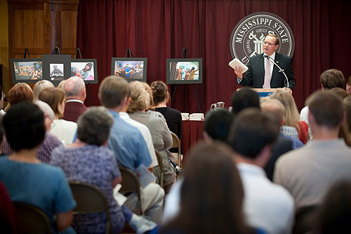 President Keenum introduces the 2011 Maroon Edition book, "The Optimist's Daughter," by Eudora Welty.