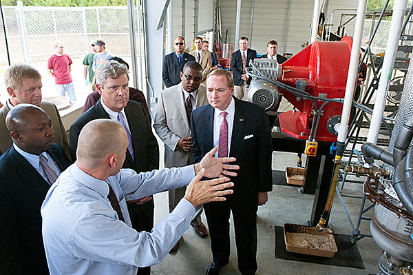 Secretary of Agriculture Tom Vilsack toured several U.S. Department of Agriculture research projects being conducted on the Starkville campus of Mississippi State University on Wednesday [Sept.