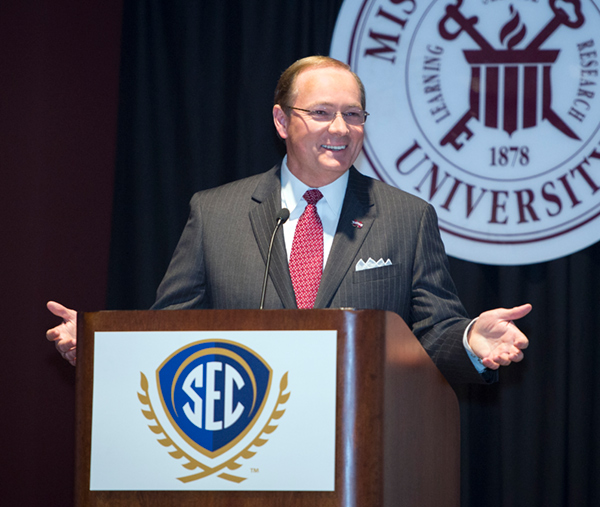 Mississippi State President Mark E. Keenum said integrity, courage, persistence and teamwork are among essential leadership characteristics in remarks he gave to faculty members from throughout the Southeastern Conference participating in the Academic Le