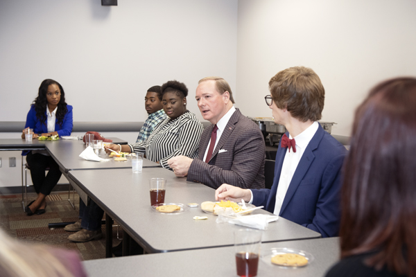 President Keenum visits the “LEAD Maroon” First Year Experience class taught by Student Association President Mayah J. Emerson