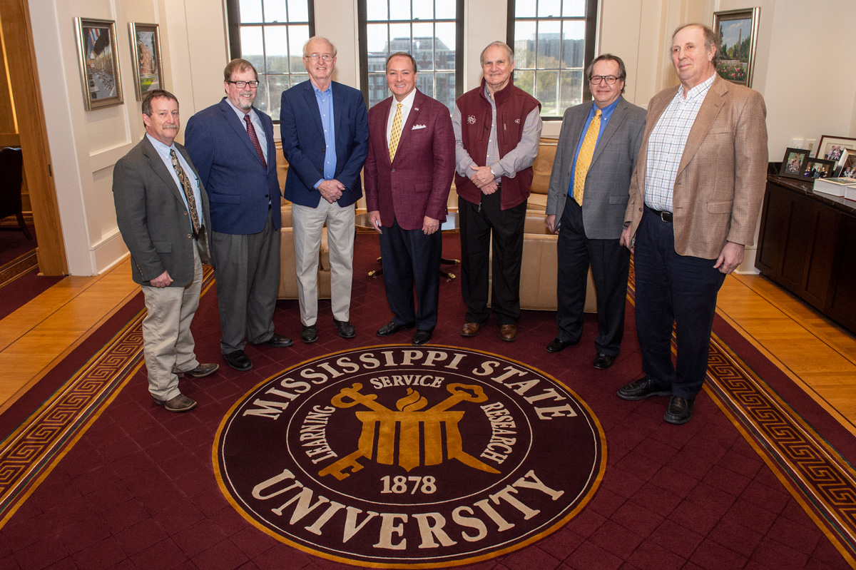 MSU President Mark E. Keenum meets with the university’s W.L. Giles Distinguished Professors.