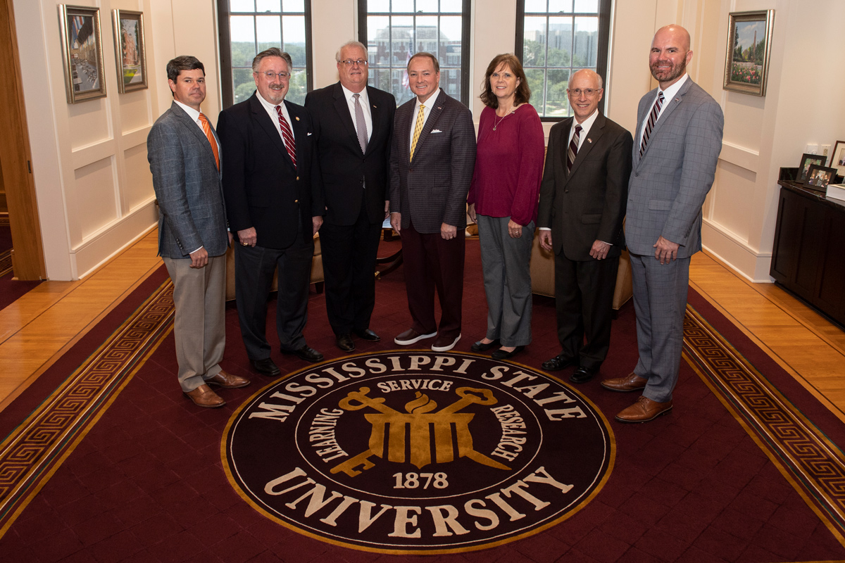 MSU President Mark E. Keenum visits with the Mississippi Economic Council and the Mississippi Manufacturers Association. 