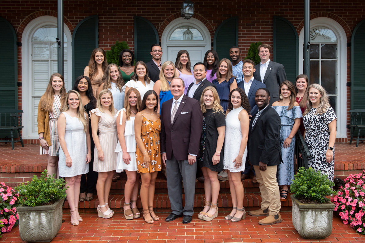 MSU President Mark E. Keenum recently hosted the university’s 2019 Orientation Leaders for a reception at his home.