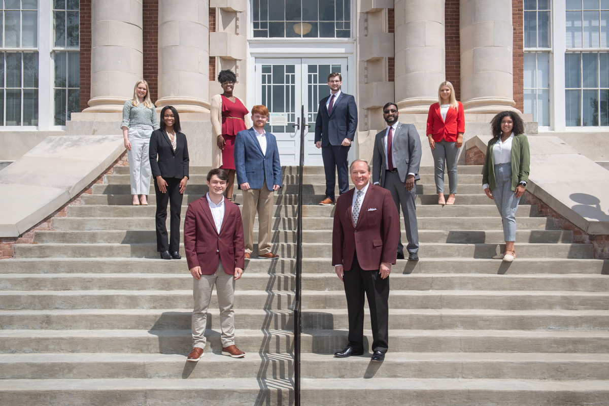 The incoming SA Executive Council poses for a group photo on the steps of Lee Hall.